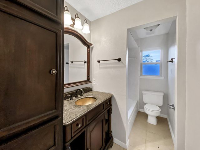 706 S Diamondhead Boulevard, Crosby, TX 77532