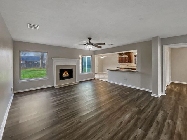 706 S Diamondhead Boulevard, Crosby, TX 77532