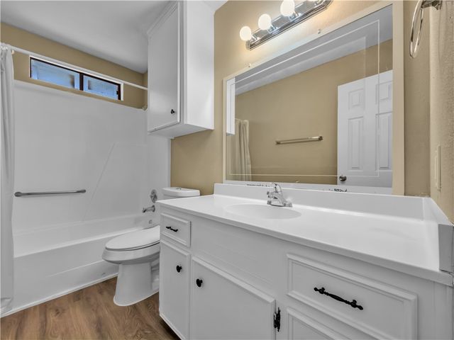 5705 Crest Pebble Dr, Corpus Christi, TX 78415