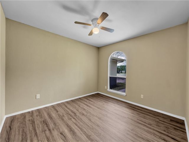 5705 Crest Pebble Dr, Corpus Christi, TX 78415