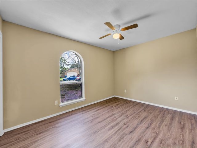 5705 Crest Pebble Dr, Corpus Christi, TX 78415