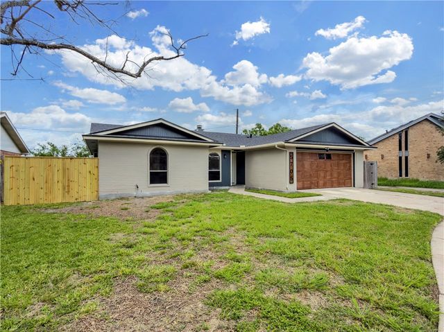 5705 Crest Pebble Dr, Corpus Christi, TX 78415