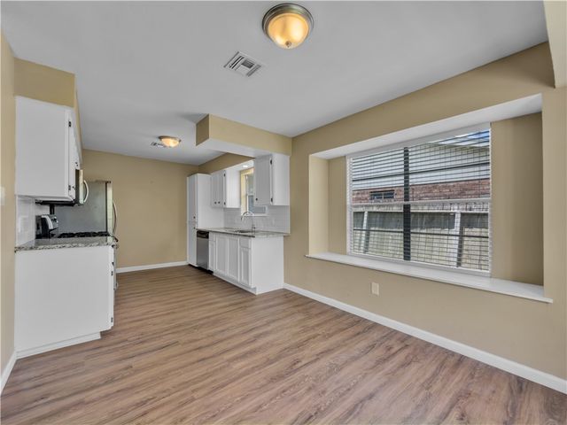 5705 Crest Pebble Dr, Corpus Christi, TX 78415