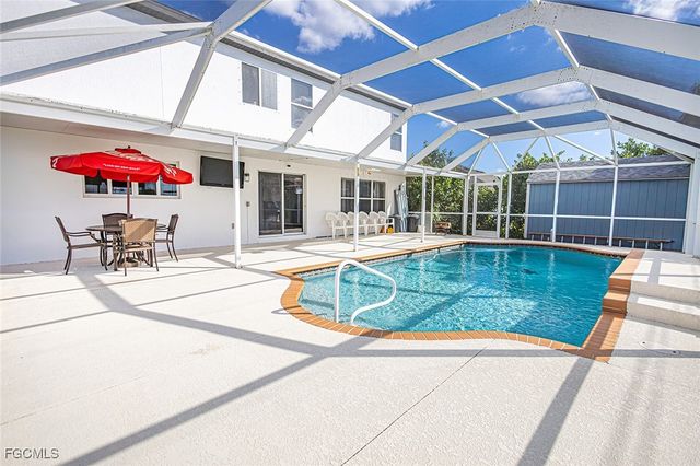 2816 NE 6th PL, Cape Coral, FL 33909