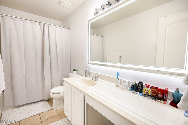 2816 NE 6th PL, Cape Coral, FL 33909