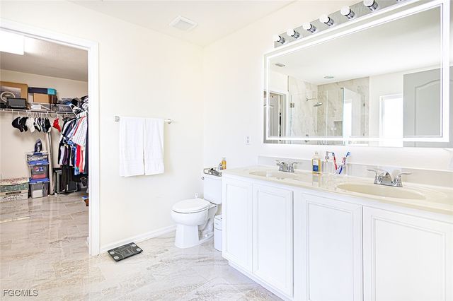 2816 NE 6th PL, Cape Coral, FL 33909