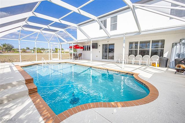 2816 NE 6th PL, Cape Coral, FL 33909