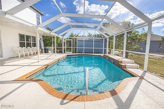 2816 NE 6th PL, Cape Coral, FL 33909