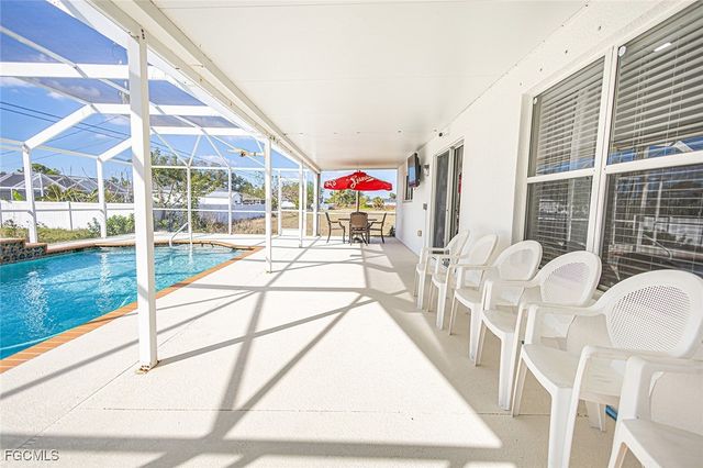 2816 NE 6th PL, Cape Coral, FL 33909