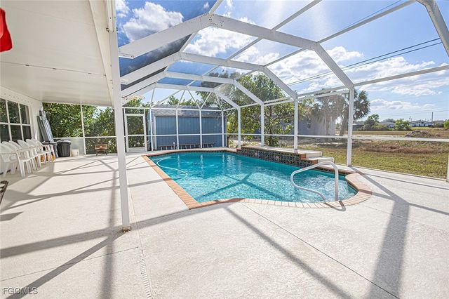 2816 NE 6th PL, Cape Coral, FL 33909