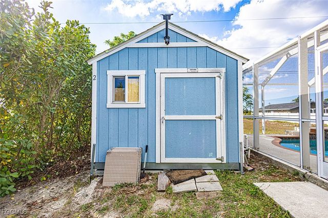 2816 NE 6th PL, Cape Coral, FL 33909