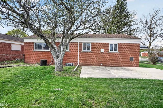 27250 Haverhill Drive, Warren, MI 48092