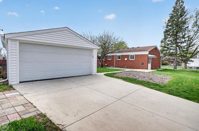 27250 Haverhill Drive, Warren, MI 48092