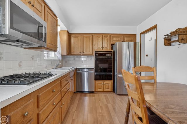 27250 Haverhill Drive, Warren, MI 48092