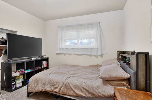 27250 Haverhill Drive, Warren, MI 48092