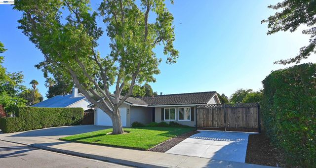 481 Egret Road, Livermore, CA 94551