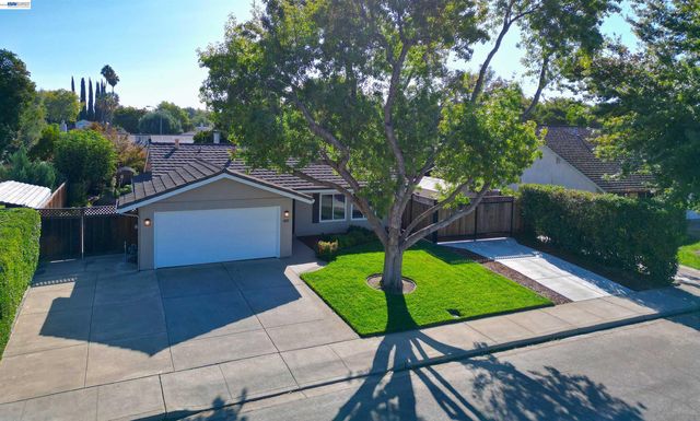 481 Egret Road, Livermore, CA 94551