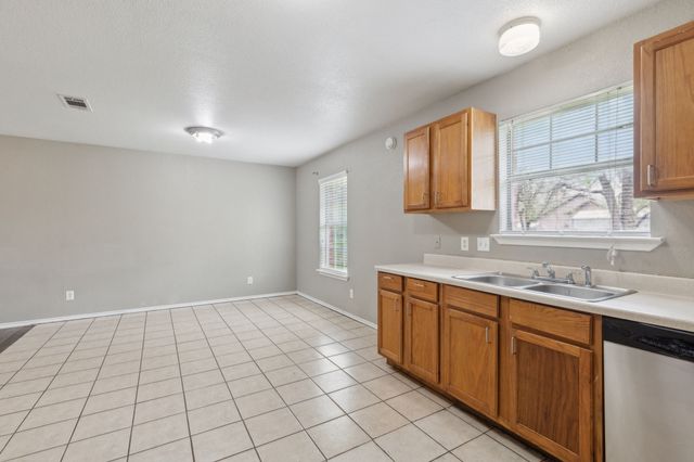 806 E College Street, Terrell, TX 75160