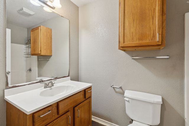 806 E College Street, Terrell, TX 75160