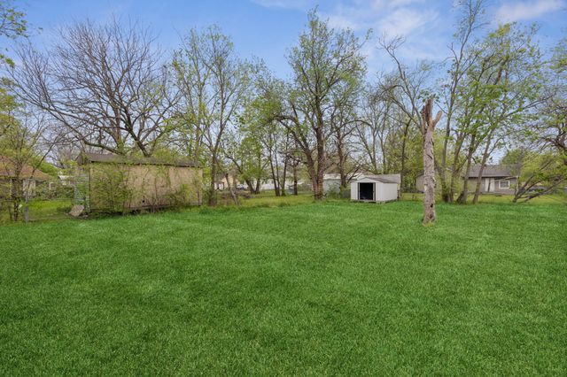 806 E College Street, Terrell, TX 75160