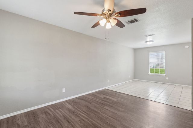 806 E College Street, Terrell, TX 75160