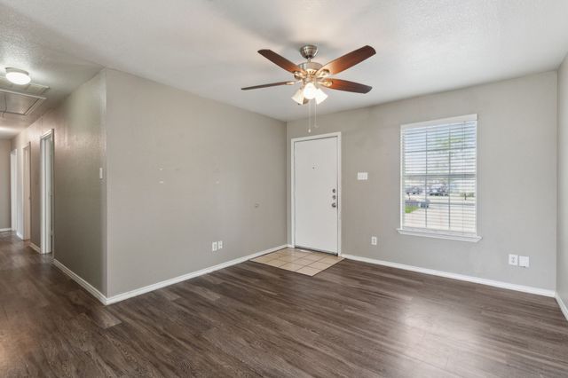 806 E College Street, Terrell, TX 75160