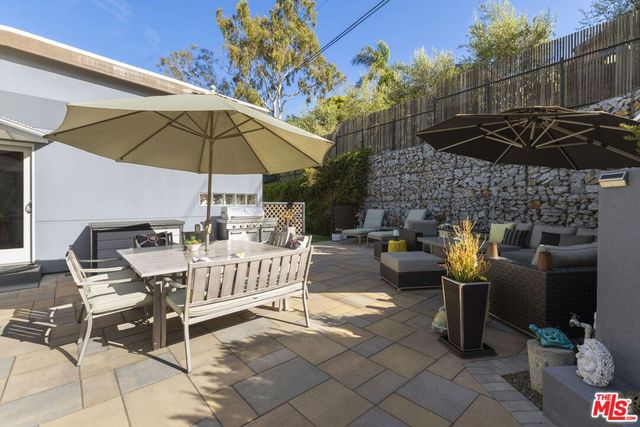 6040 W 76th Place, Los Angeles, CA 90045