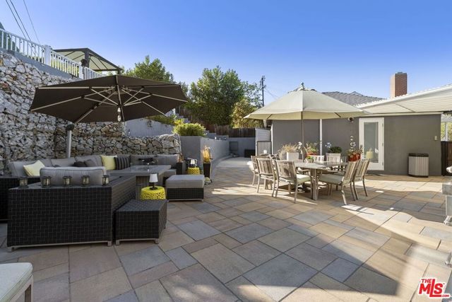 6040 W 76th Place, Los Angeles, CA 90045