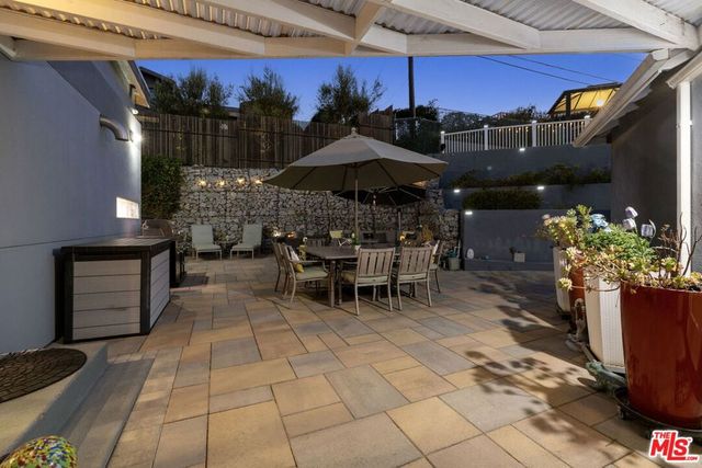 6040 W 76th Place, Los Angeles, CA 90045