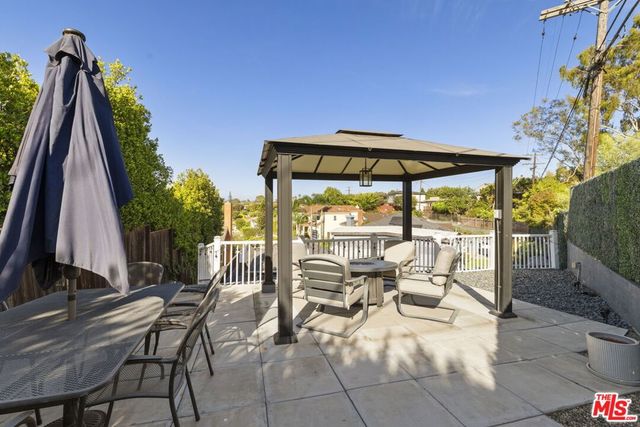 6040 W 76th Place, Los Angeles, CA 90045