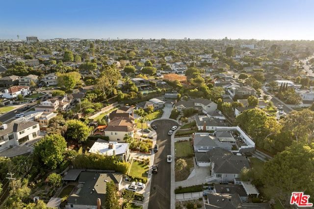 6040 W 76th Place, Los Angeles, CA 90045