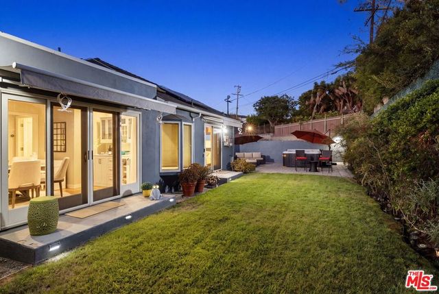 6040 W 76th Place, Los Angeles, CA 90045