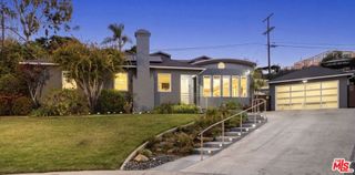 6040 W 76th Place, Los Angeles, CA 90045