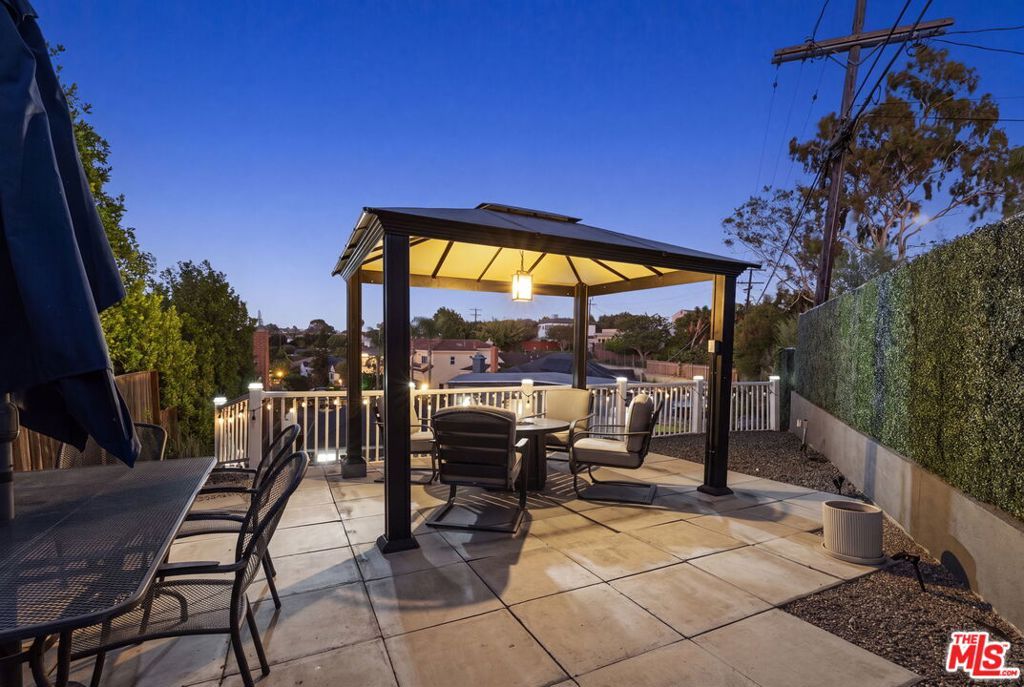 Image 11 of property listing at 6040 W 76th Place, Los Angeles, CA 90045