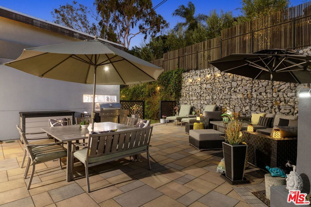 Image 15 of property listing at 6040 W 76th Place, Los Angeles, CA 90045