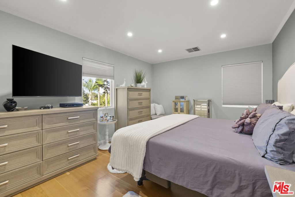 Image 36 of property listing at 6040 W 76th Place, Los Angeles, CA 90045