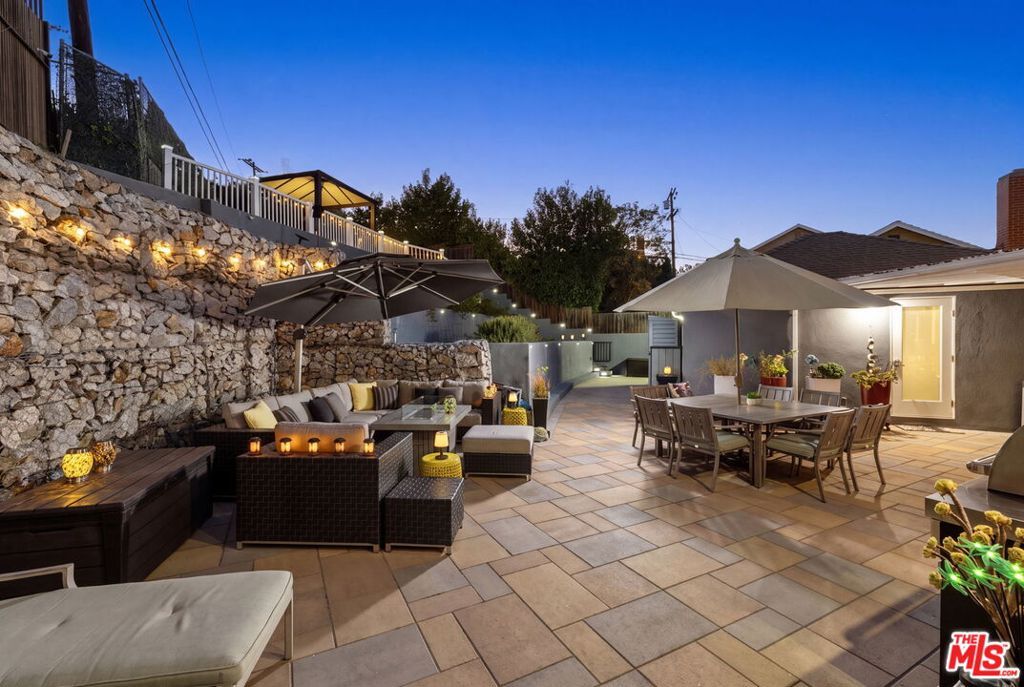 Image 4 of property listing at 6040 W 76th Place, Los Angeles, CA 90045