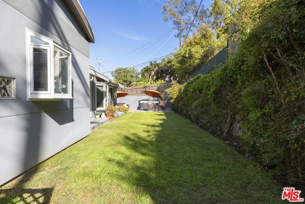 Image 46 of property listing at 6040 W 76th Place, Los Angeles, CA 90045