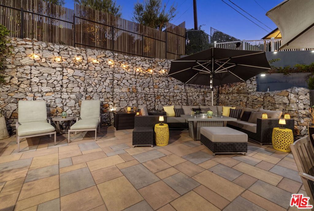 Image 6 of property listing at 6040 W 76th Place, Los Angeles, CA 90045