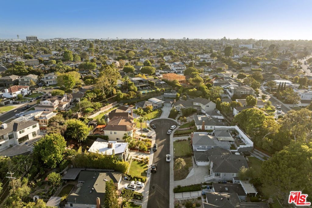 Image 65 of property listing at 6040 W 76th Place, Los Angeles, CA 90045
