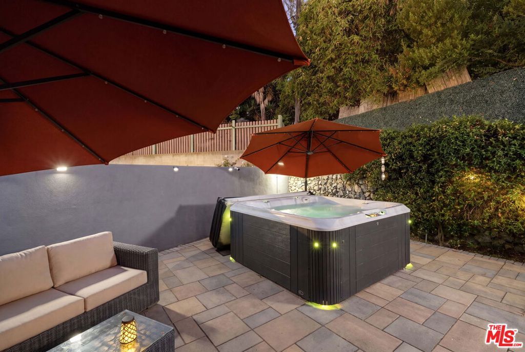 Image 8 of property listing at 6040 W 76th Place, Los Angeles, CA 90045