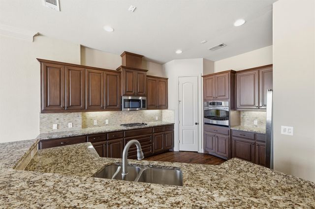 563 Rockingham Drive, Irving, TX 75063