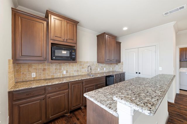 563 Rockingham Drive, Irving, TX 75063