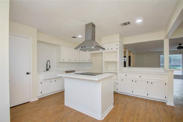 10606 Mills Flat Street, Houston, TX 77070