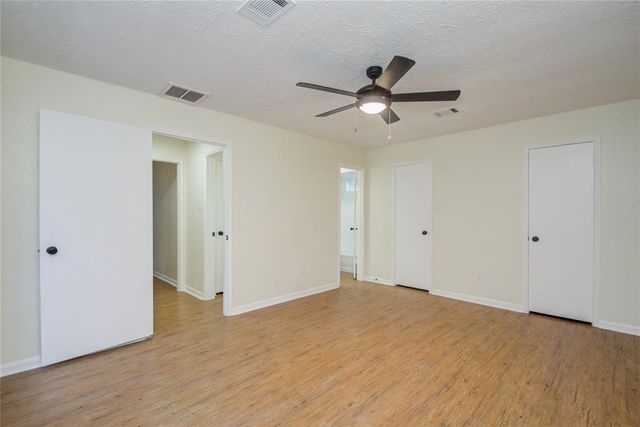 10606 Mills Flat Street, Houston, TX 77070