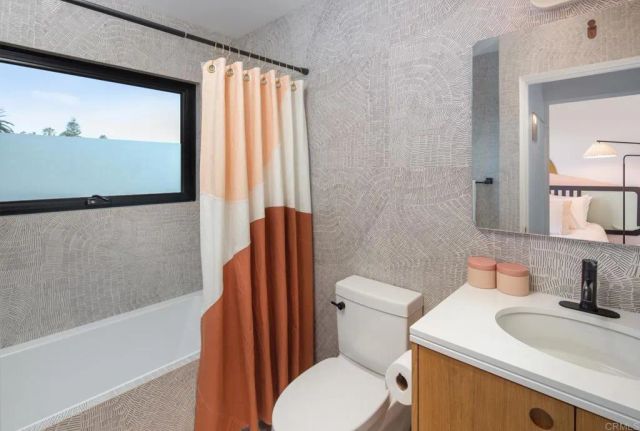 239 4th St, Encinitas, CA 92024