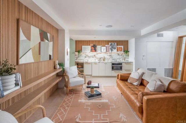 239 4th St, Encinitas, CA 92024