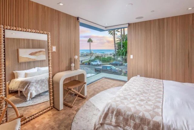 239 4th St, Encinitas, CA 92024
