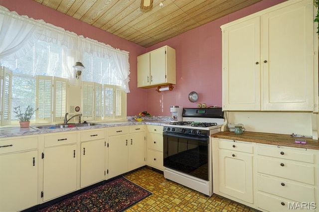 404 N Walnut Street, Rolla, MO 65401