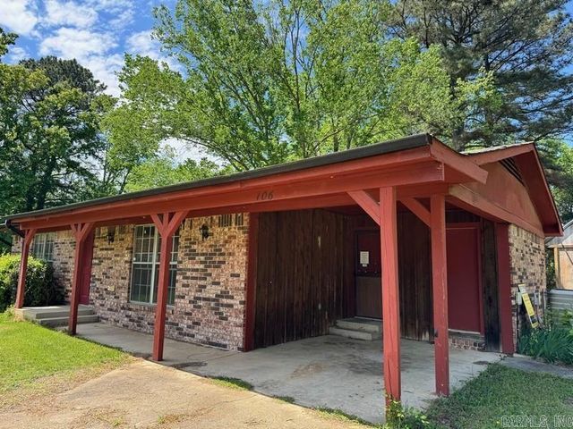 106 KING ARTHUR Court, Hot Springs, AR 71913